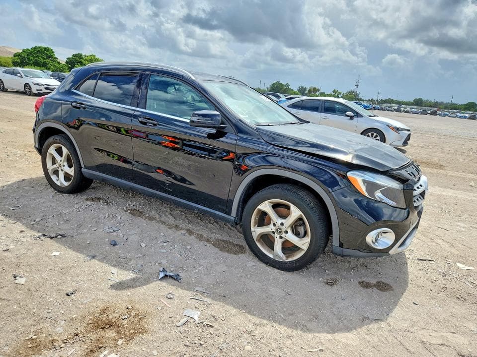 2018 MERCEDES-BENZ GLA 250 250 4
