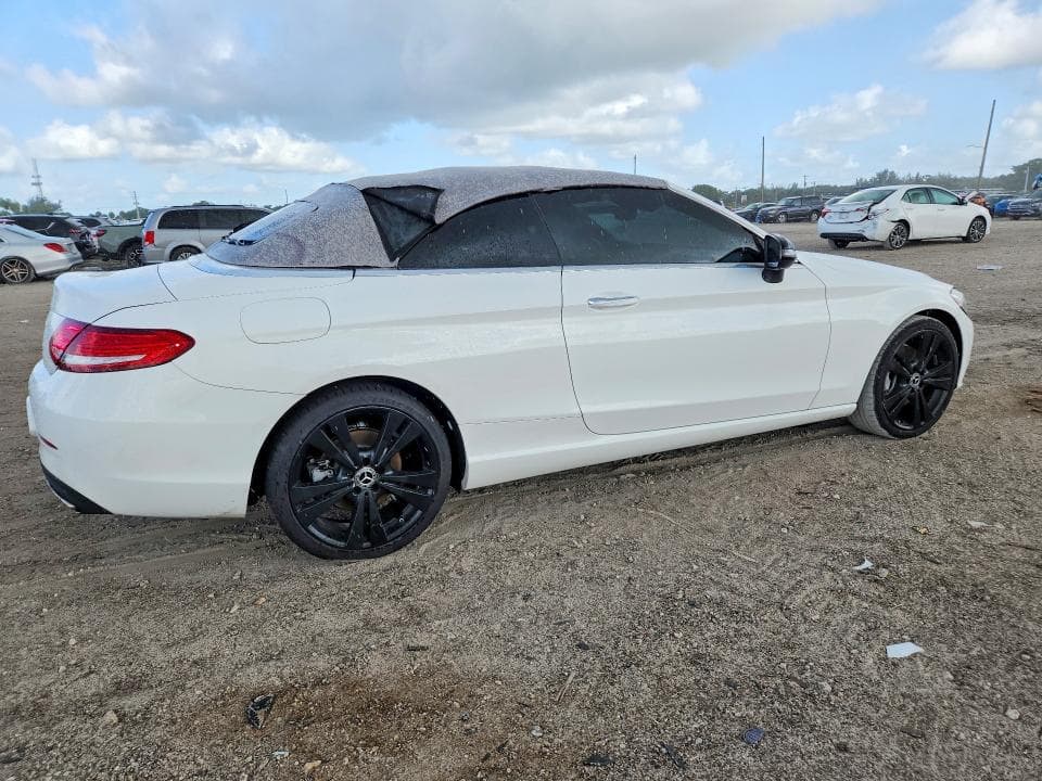 2017 MERCEDES-BENZ C 300 300 3