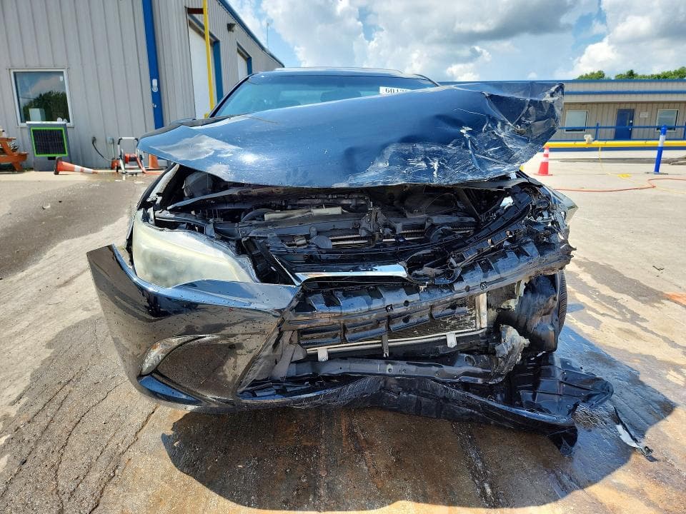 2016 TOYOTA CAMRY SE SE 5