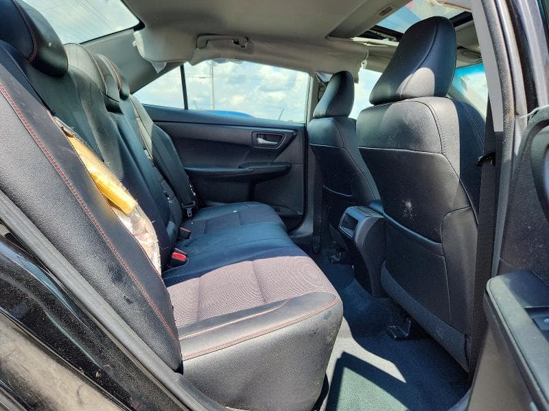 2016 TOYOTA CAMRY SE SE 10