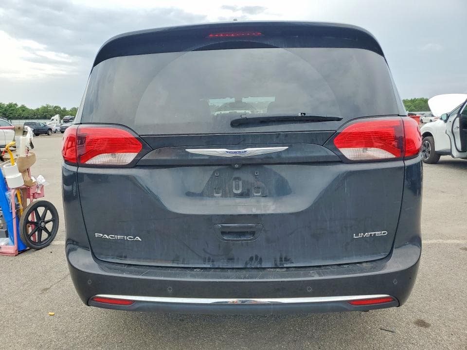2020 CHRYSLER PACIFICA LIMITED 6