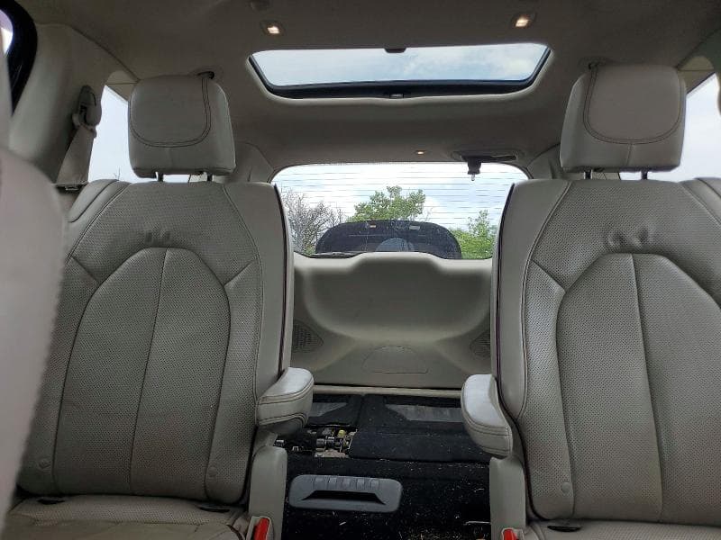 2020 CHRYSLER PACIFICA LIMITED 10