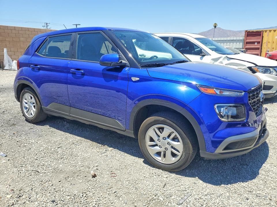 2023 HYUNDAI VENUE SE 4