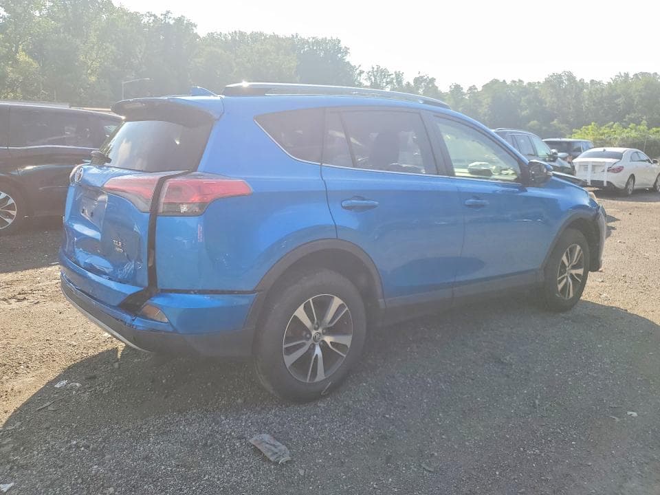 2017 TOYOTA RAV4 XLE 3