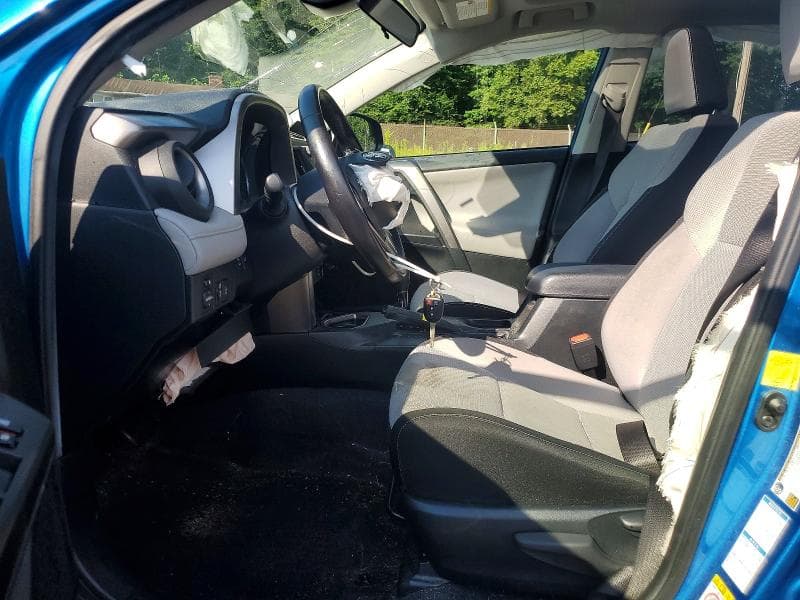 2017 TOYOTA RAV4 XLE 7