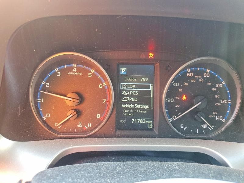 2017 TOYOTA RAV4 XLE 9