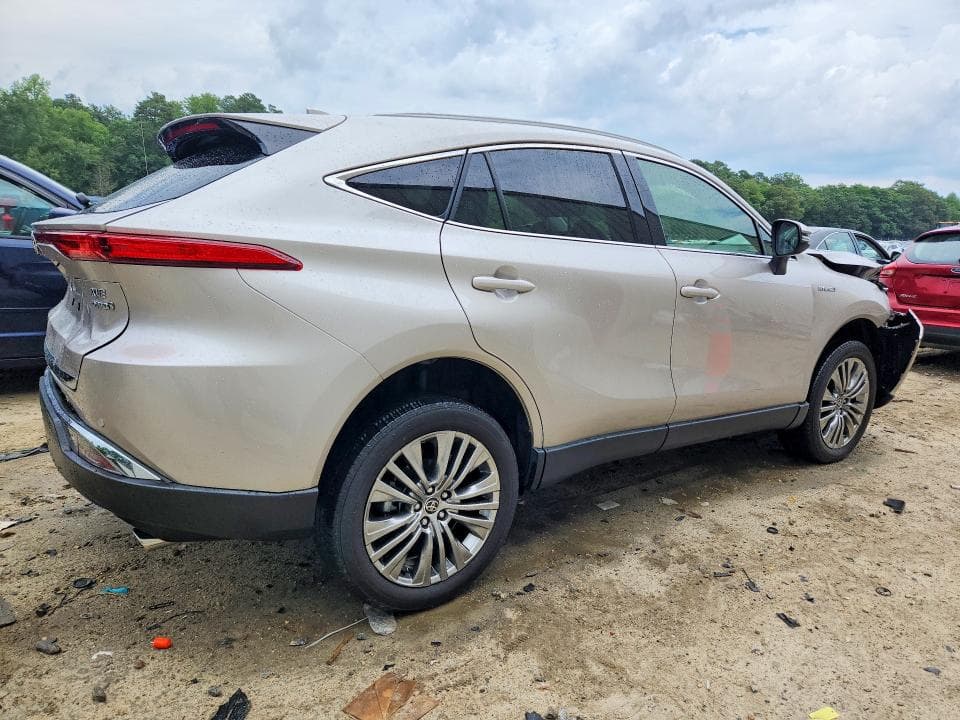 2021 TOYOTA VENZA XLE 3