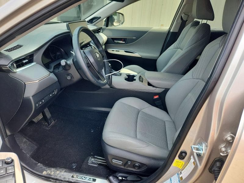 2021 TOYOTA VENZA XLE 7