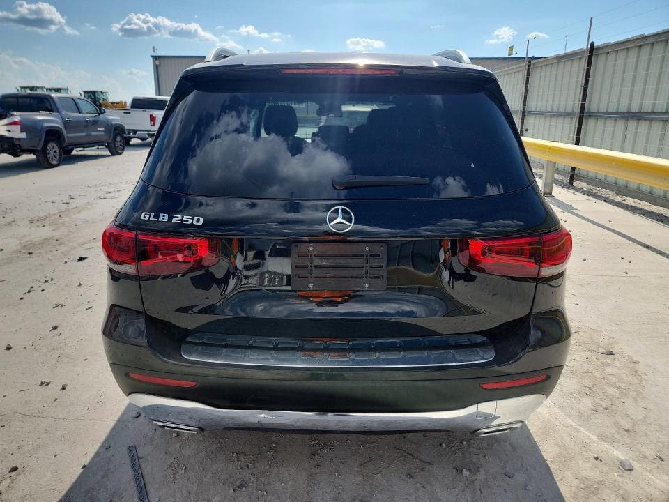 2020 MERCEDES-BENZ GLB 250 6