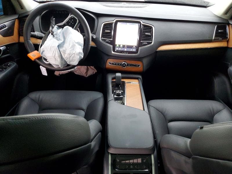 2025 VOLVO XC90 PLUS 8