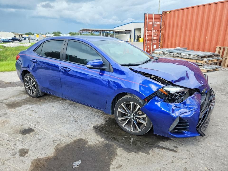 2017 TOYOTA COROLLA SE 4