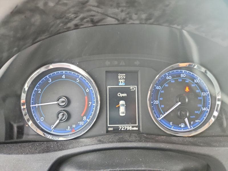 2017 TOYOTA COROLLA SE 9