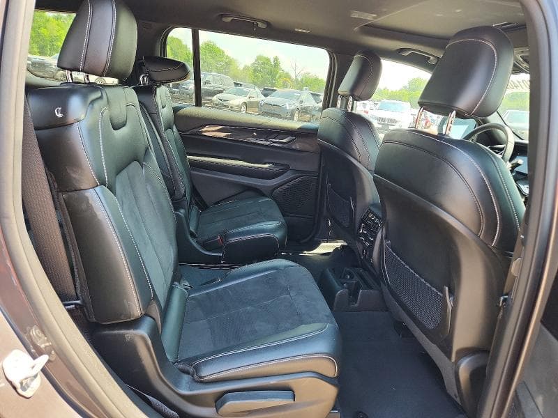 2023 JEEP GRAND CHEROKEE L LAREDO 11
