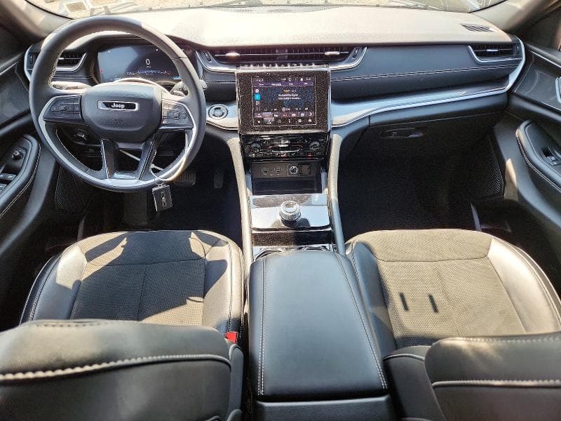 2023 JEEP GRAND CHEROKEE L LAREDO 8