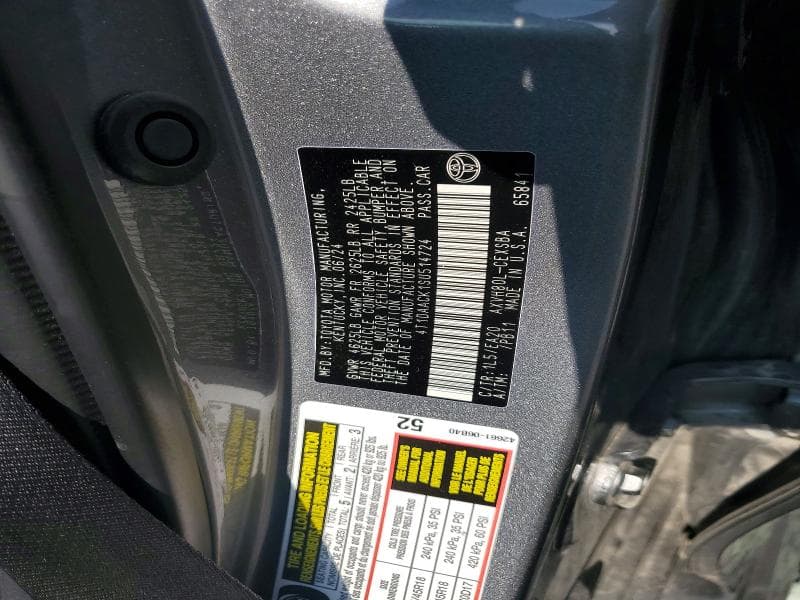2025 TOYOTA CAMRY SE 12