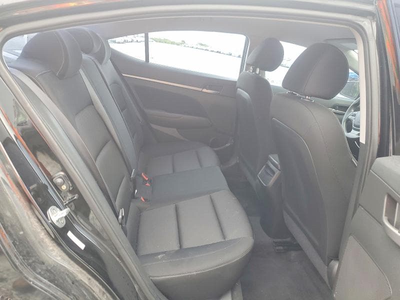 2018 HYUNDAI ELANTRA SEL 10
