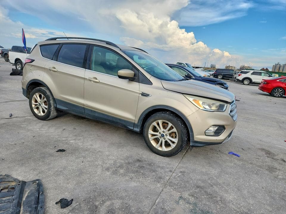 2018 FORD ESCAPE SE SE 4
