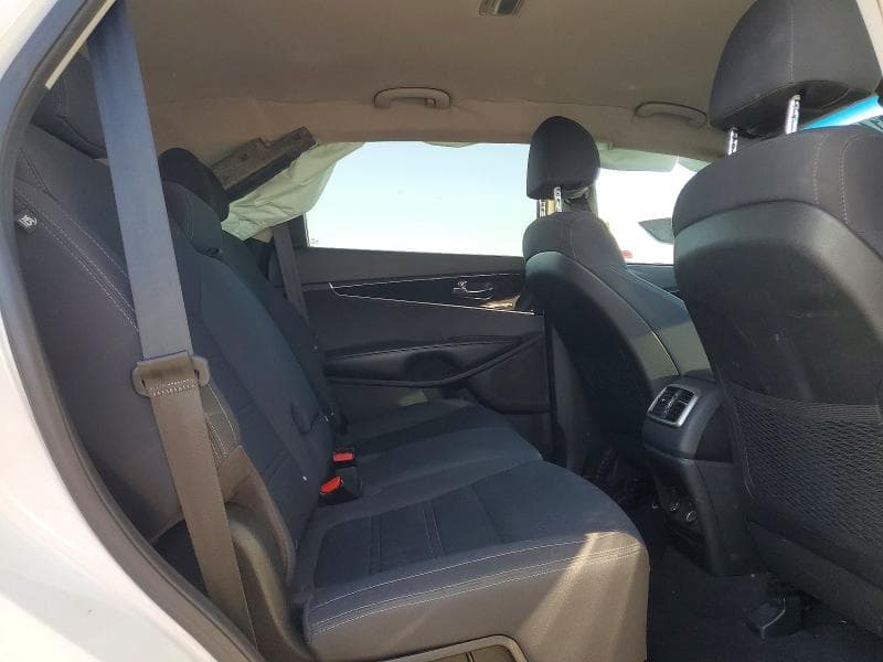 2018 KIA SORENTO LX 11