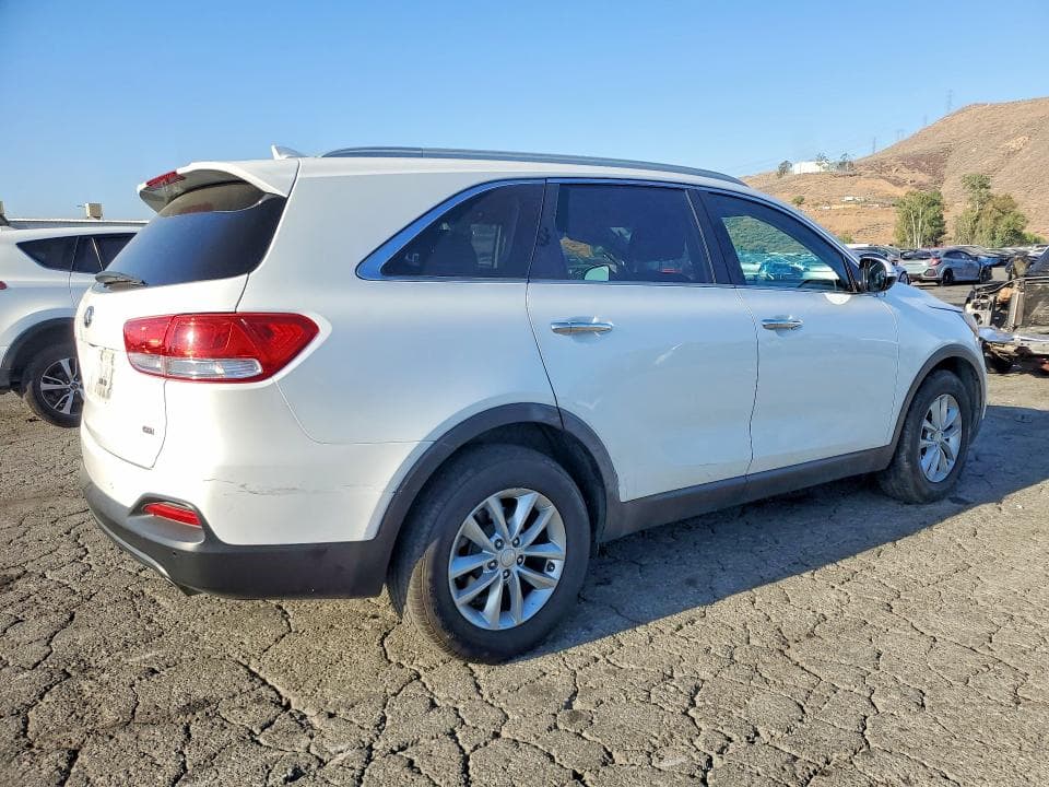 2018 KIA SORENTO LX 3