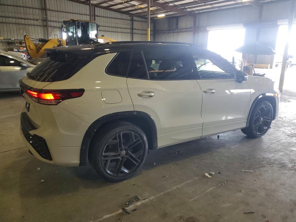 2026 VOLKSWAGEN TIGUAN SE R-LINE BLACK 3