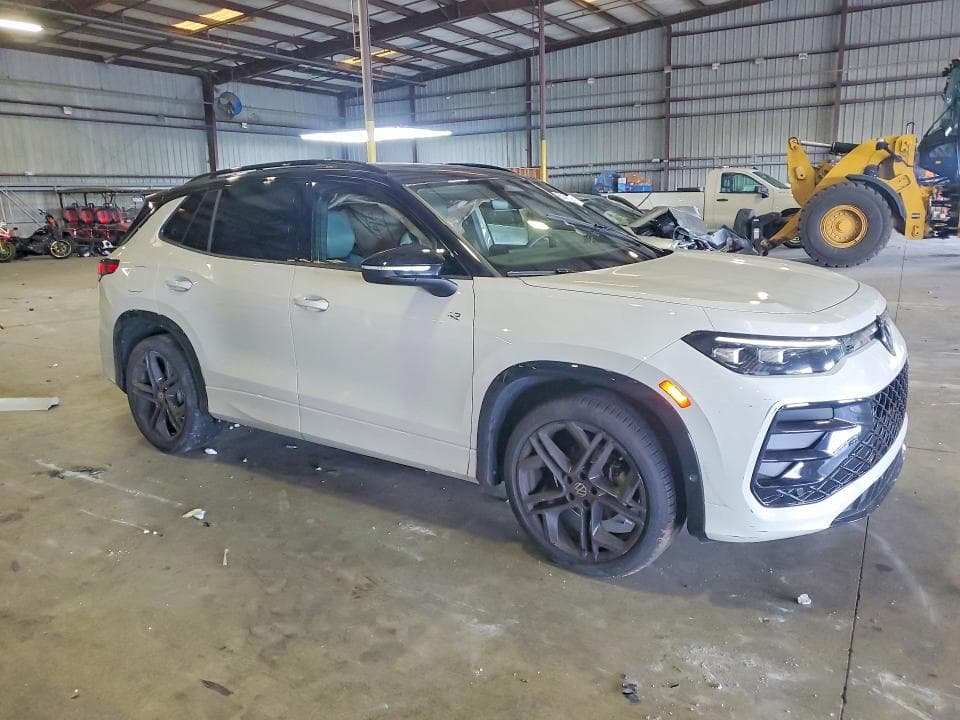 2026 VOLKSWAGEN TIGUAN SE R-LINE BLACK 4