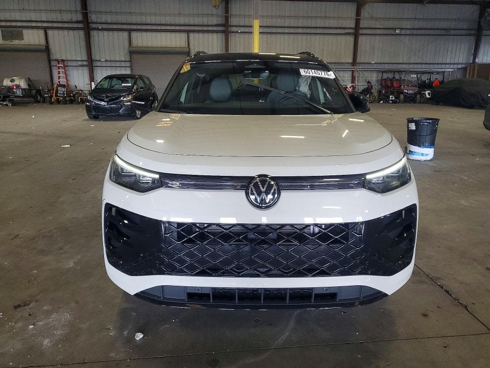 2026 VOLKSWAGEN TIGUAN SE R-LINE BLACK 5