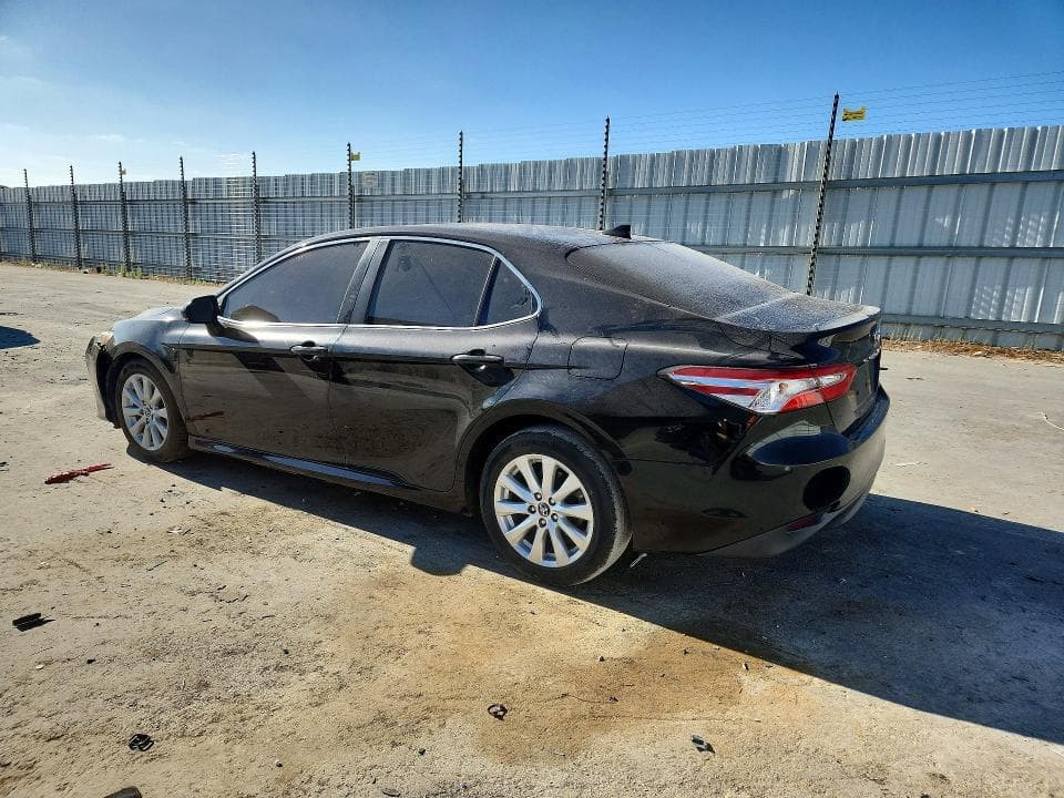 2019 TOYOTA CAMRY LE 2