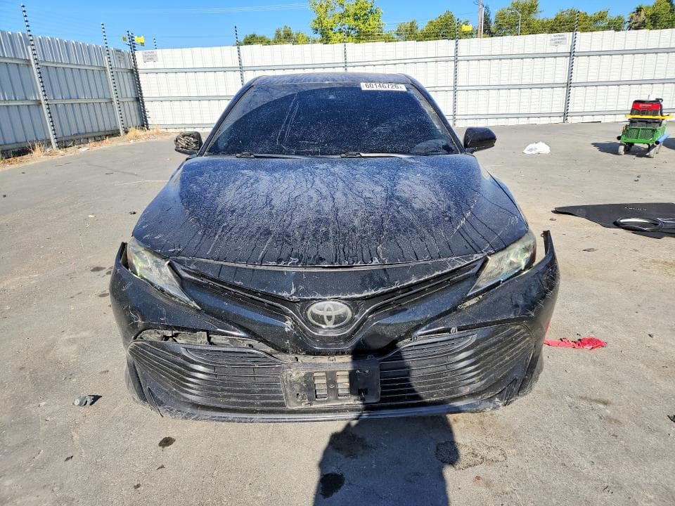 2019 TOYOTA CAMRY LE 5