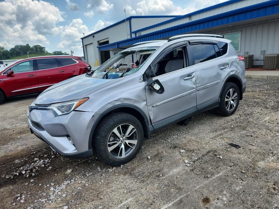 2018 TOYOTA RAV4 XLE - 1