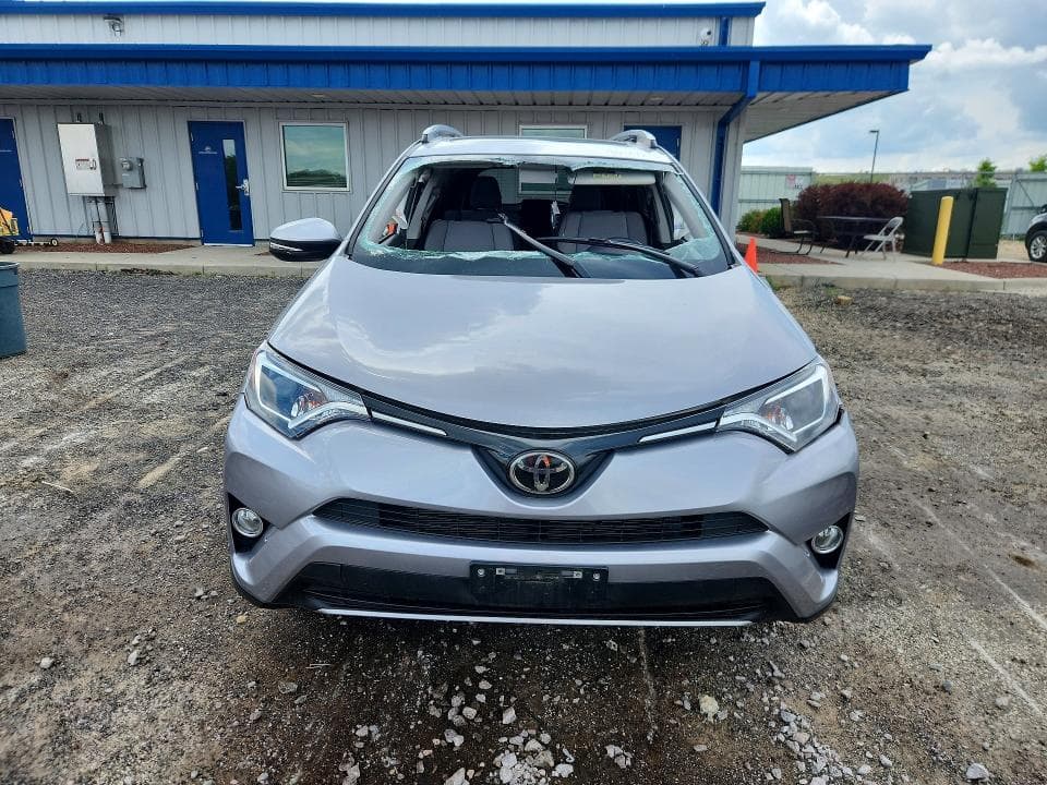 2018 TOYOTA RAV4 XLE 5
