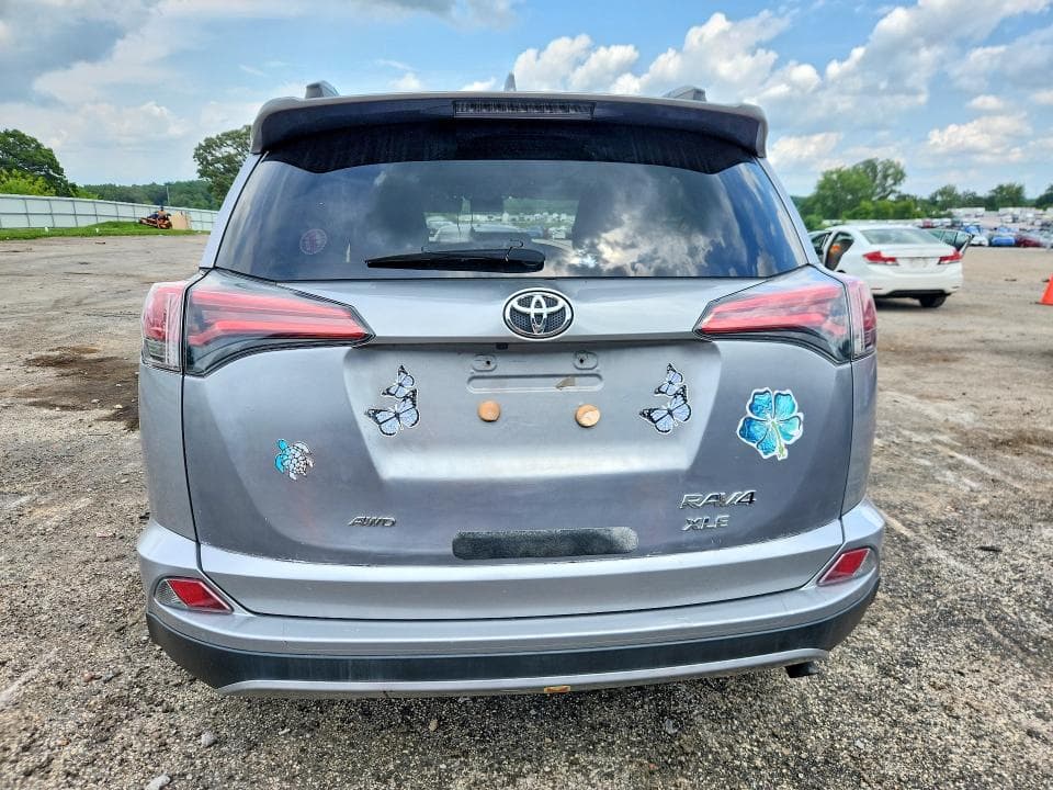 2018 TOYOTA RAV4 XLE 6