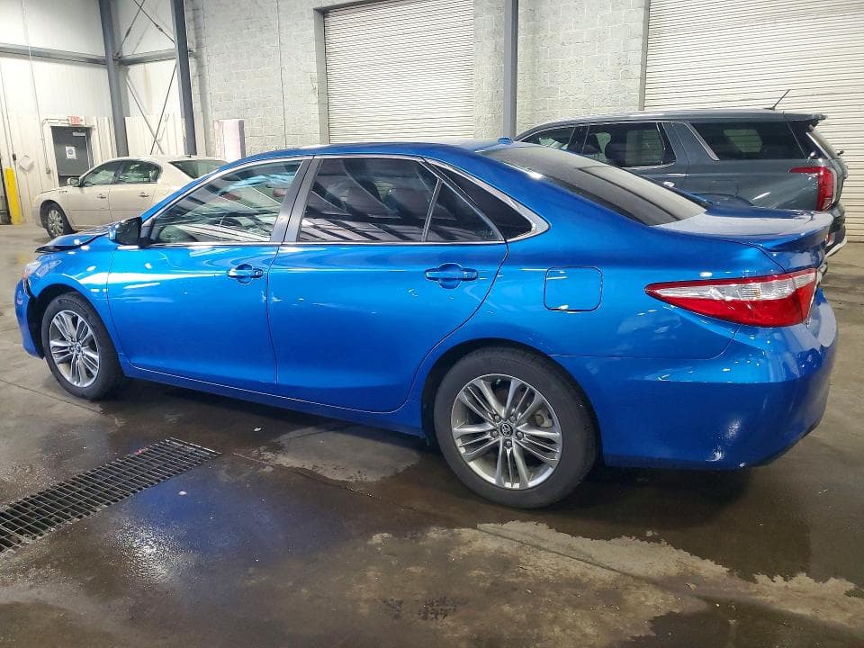 2017 TOYOTA CAMRY SE 2