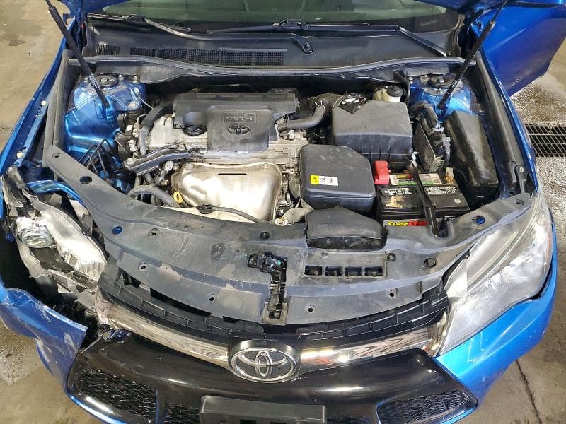 2017 TOYOTA CAMRY SE 11