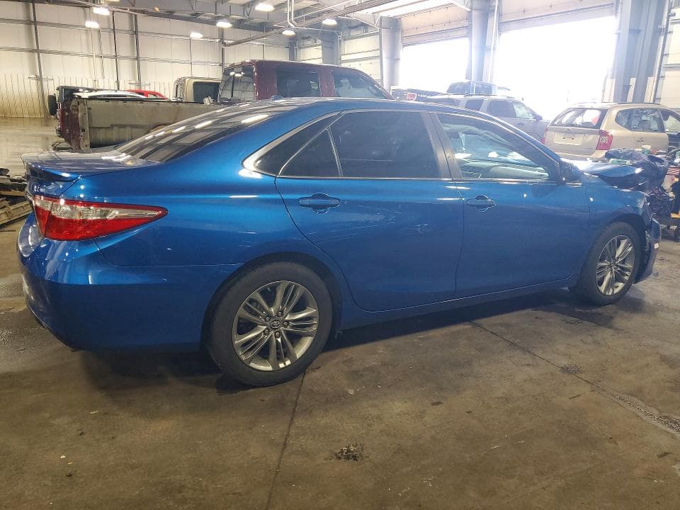2017 TOYOTA CAMRY SE 3