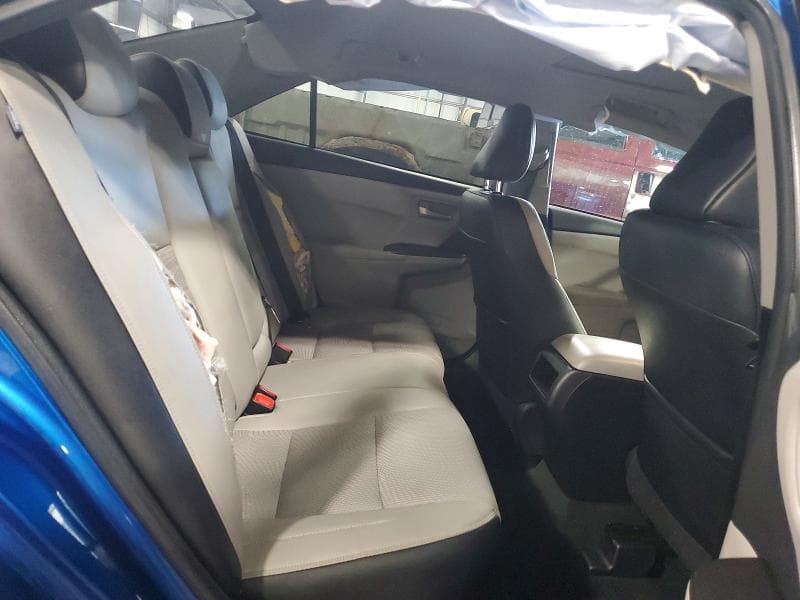 2017 TOYOTA CAMRY SE 10