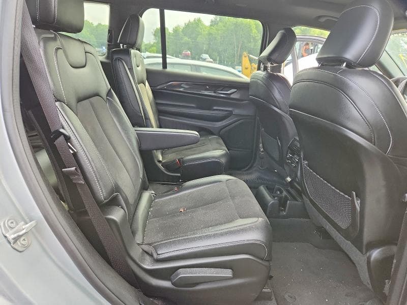 2023 JEEP GRAND CHEROKEE L LAREDO 11
