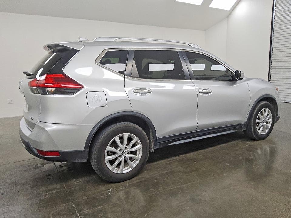 2017 NISSAN ROGUE SV 3