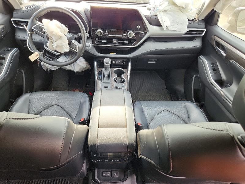 2023 TOYOTA HIGHLANDER PLATINUM 8