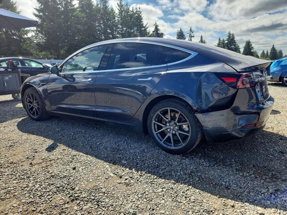 2018 TESLA MODEL 3 2