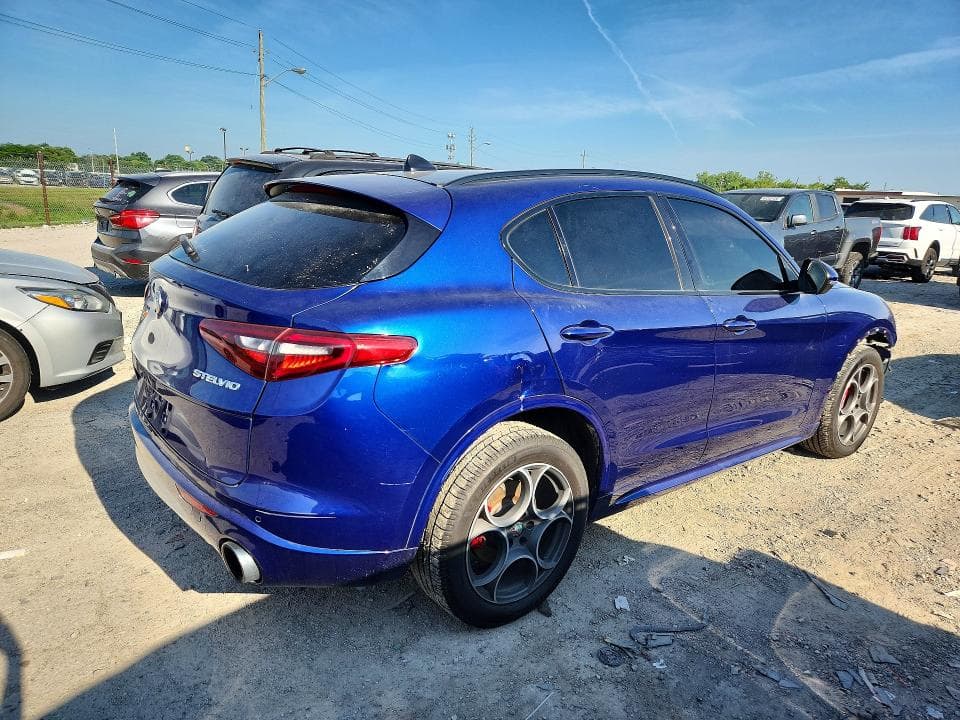 2020 ALFA ROMEO STELVIO 3