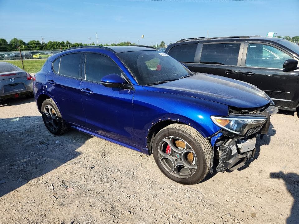 2020 ALFA ROMEO STELVIO 4