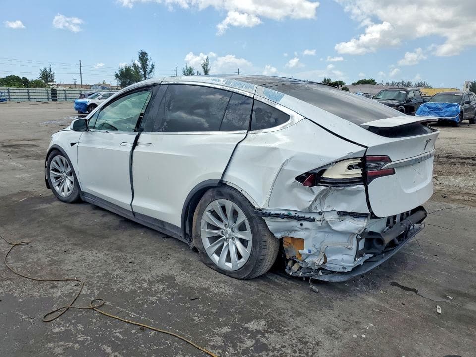 2021 TESLA MODEL X 2