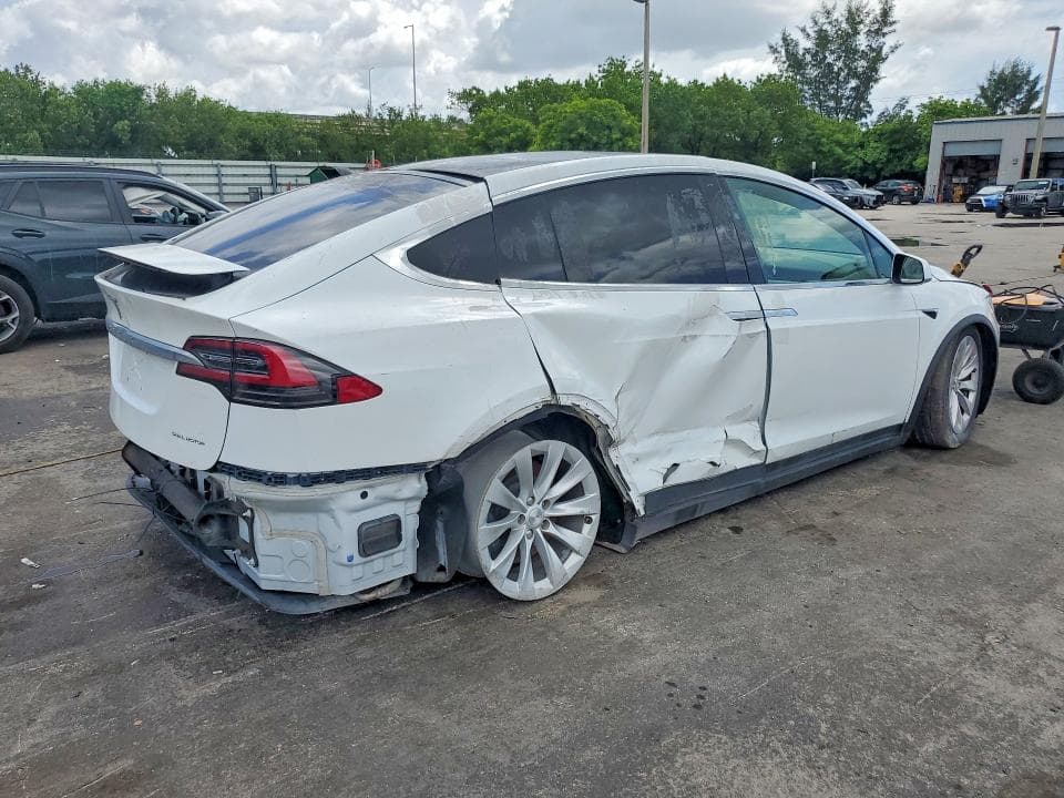 2021 TESLA MODEL X 3