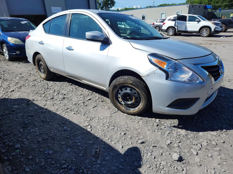 2019 NISSAN VERSA SV 4