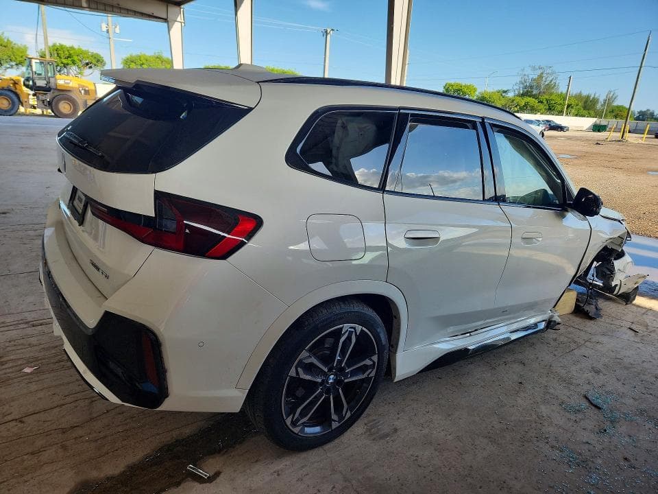 2023 BMW X1 XDRIVE28I 3