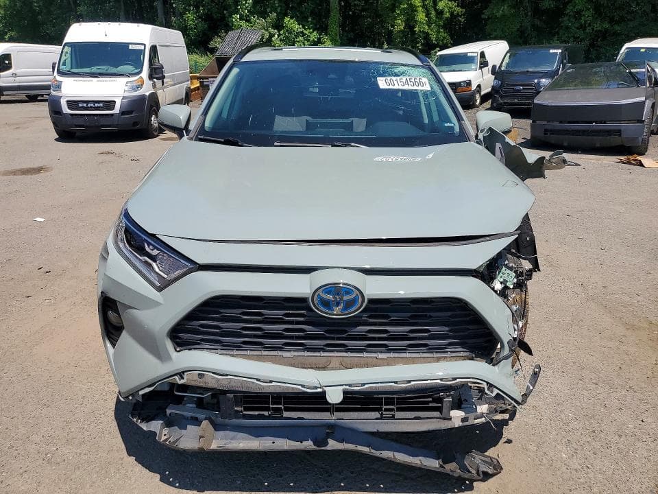 2020 TOYOTA RAV4 HYBRID XLE 5