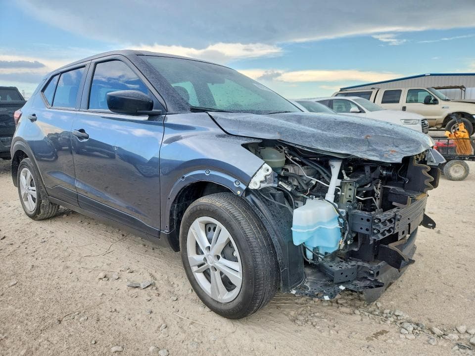 2024 NISSAN KICKS S 4