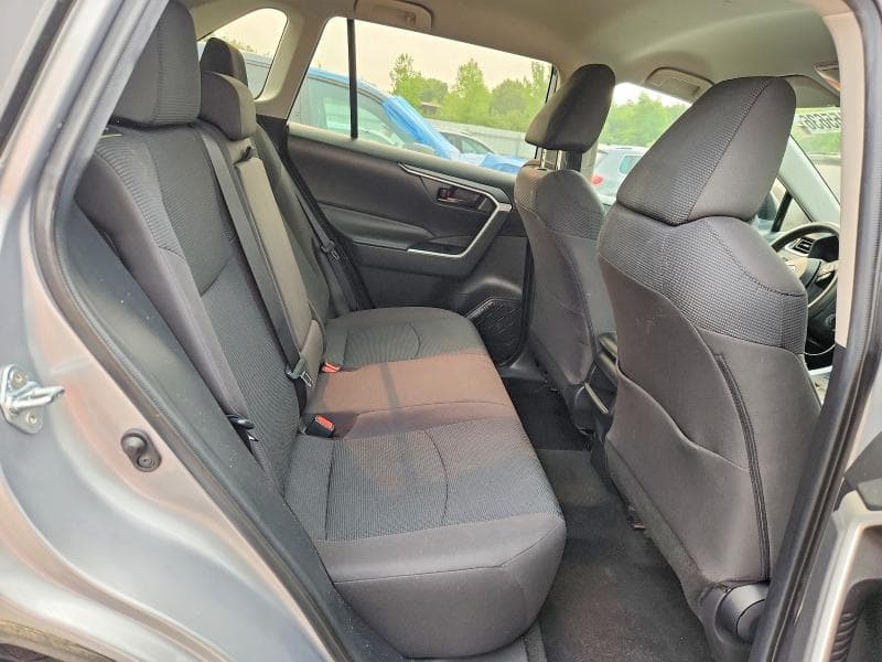 2021 TOYOTA RAV4 LE LE 11