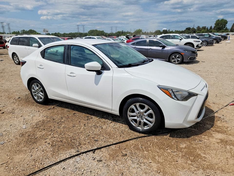 2017 TOYOTA YARIS IA BASE 4