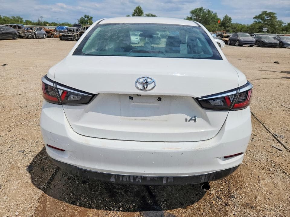 2017 TOYOTA YARIS IA BASE 6